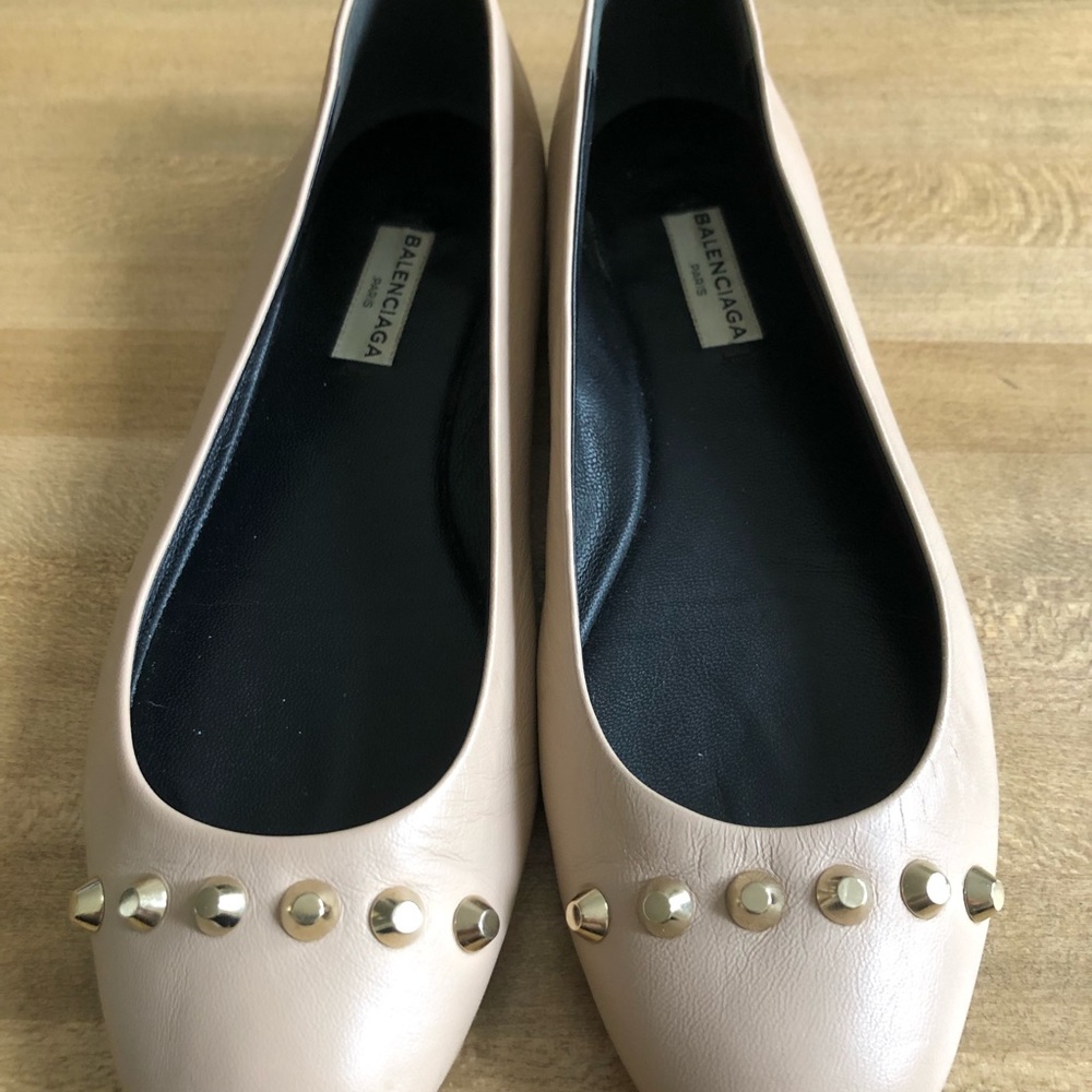 BALENCIAGA Beige Ballet Flats with Gold Studs - Worn x2 - excellent condition!